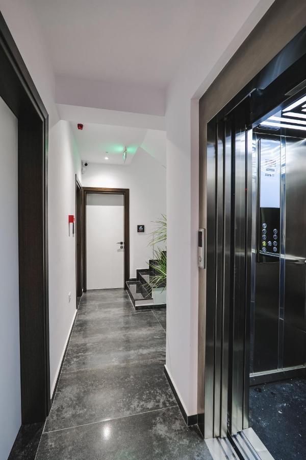 Adora'S View Hotel Саранде Екстериор снимка