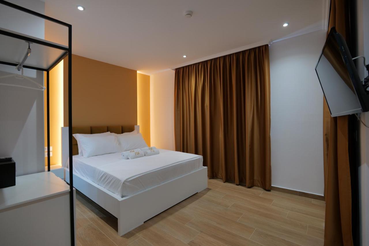 Adora'S View Hotel Саранде Екстериор снимка