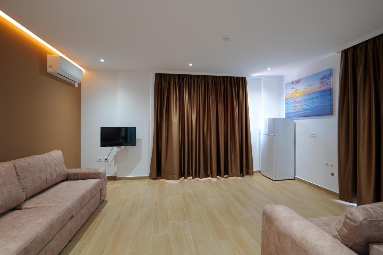 Adora'S View Hotel Саранде Екстериор снимка