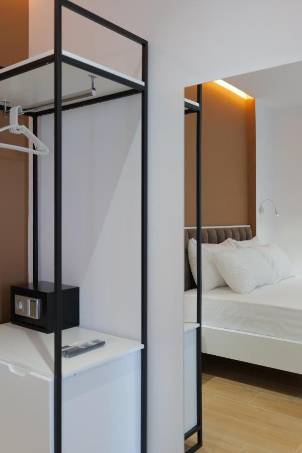 Adora'S View Hotel Саранде Екстериор снимка