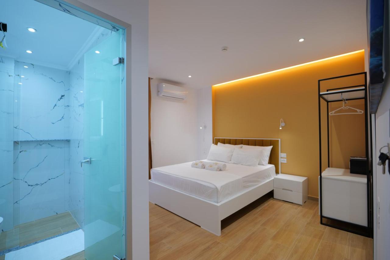 Adora'S View Hotel Саранде Екстериор снимка